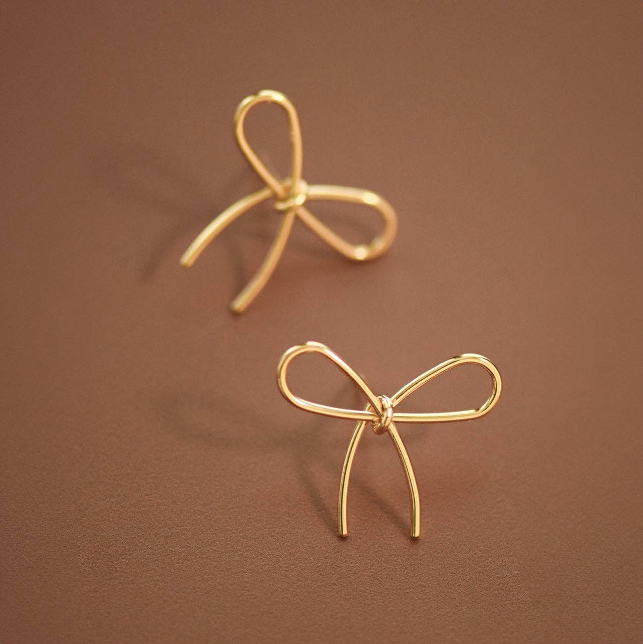 Wire Bow Knot Stud Earrings Gold Tone